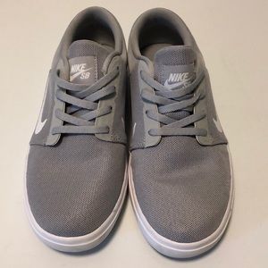 NIKE SB Grey